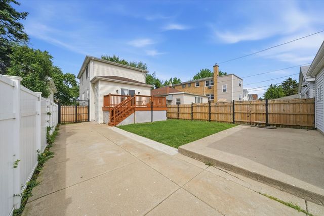 2231 N 75th Avenue, Elmwood Park, IL 60707