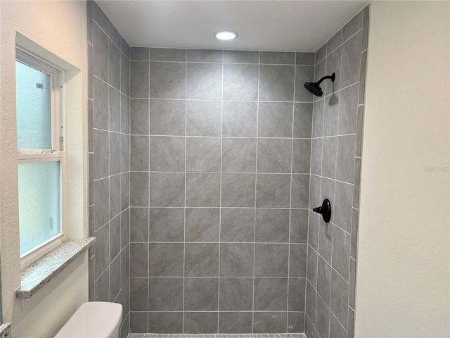 64 GUAVA PASS, Ocklawaha, FL 32179