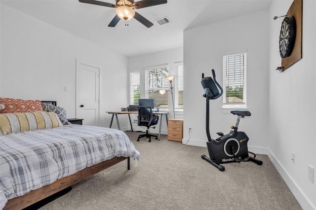 426 Glacier Pass, Montgomery, TX 77382