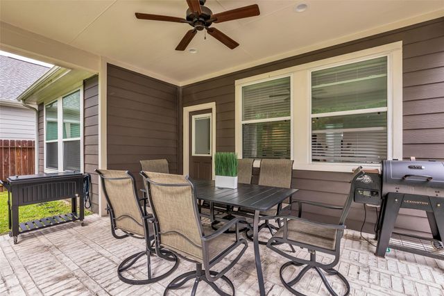 426 Glacier Pass, Montgomery, TX 77382