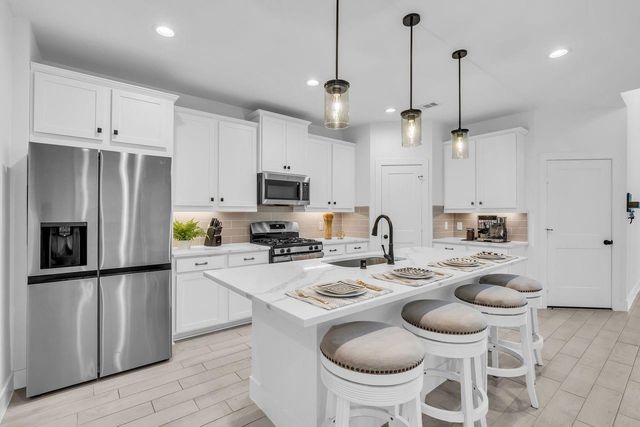 426 Glacier Pass, Montgomery, TX 77382