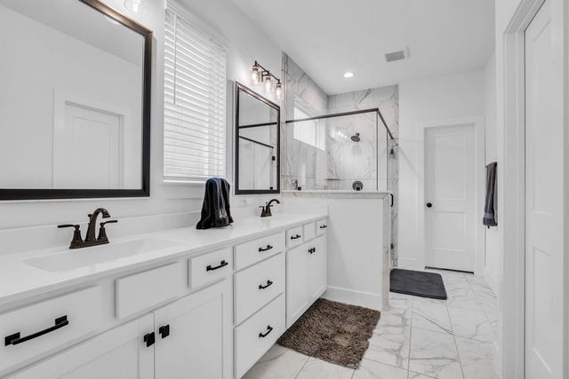 426 Glacier Pass, Montgomery, TX 77382