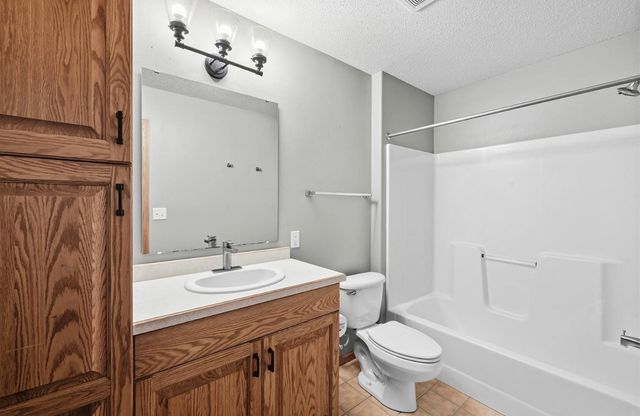 4306 39th Avenue S, Fargo, ND 58104