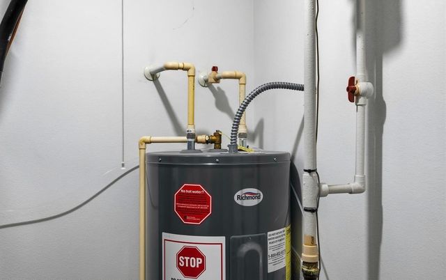 4306 39th Avenue S, Fargo, ND 58104