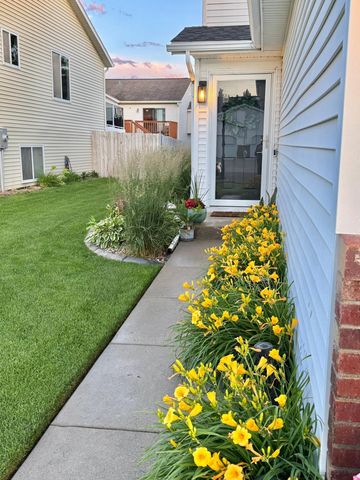 4306 39th Avenue S, Fargo, ND 58104