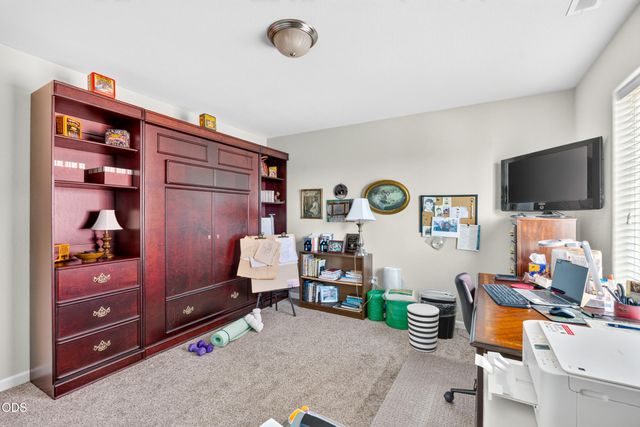 1345 NW 16th Court, Redmond, OR 97756