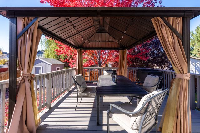 1345 NW 16th Court, Redmond, OR 97756