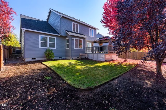 1345 NW 16th Court, Redmond, OR 97756