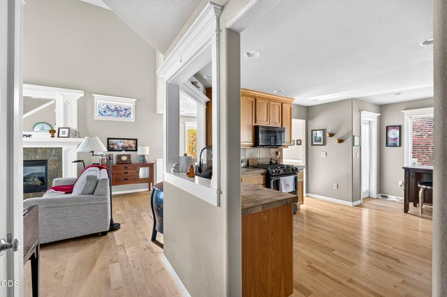 1345 NW 16th Court, Redmond, OR 97756