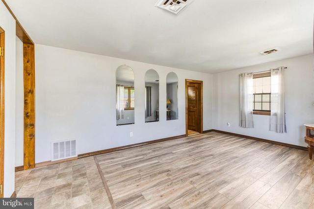 445 TROWBRIDGE AVE, Woodbury, NJ 08096