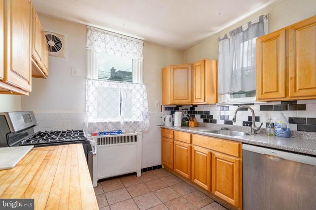 995 HARRISON ST, Philadelphia, PA 19124