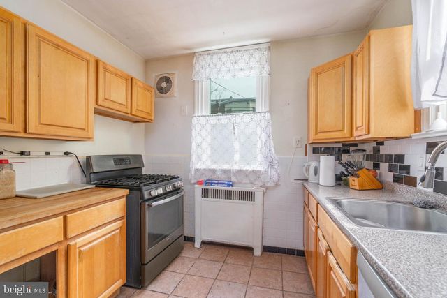 995 HARRISON ST, Philadelphia, PA 19124