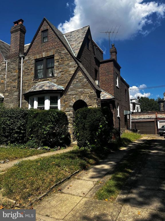 995 HARRISON ST, Philadelphia, PA 19124