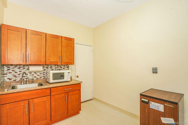110-50 71st Road 1F, Forest Hills, NY 11375