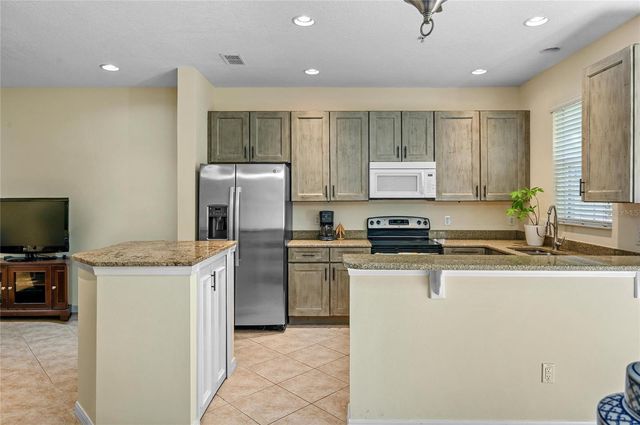 104 CANTERBURY BELL DRIVE, Oviedo, FL 32765