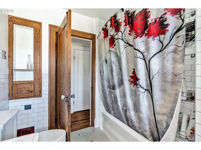 5806 Ne GARFIELD Ave, Portland, OR 97211