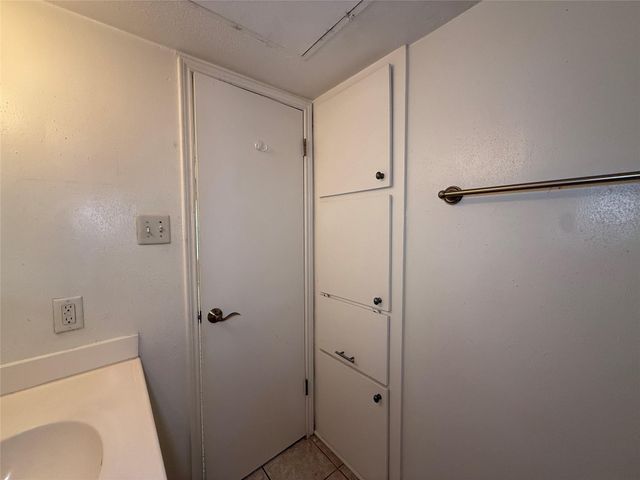 2250 Bering Drive 66, Houston, TX 77057