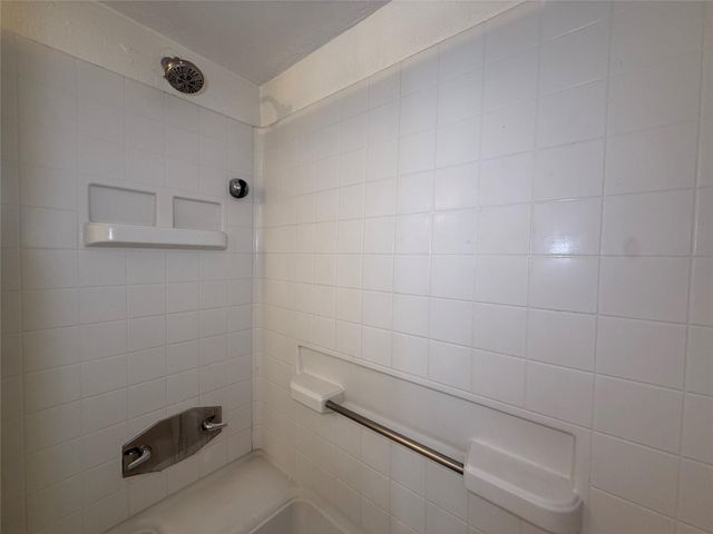 2250 Bering Drive 66, Houston, TX 77057