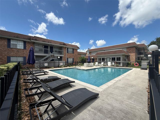 2250 Bering Drive 66, Houston, TX 77057