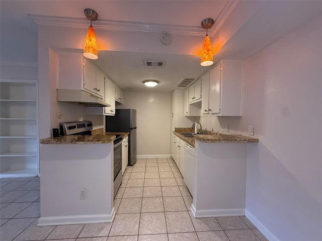 2250 Bering Drive 66, Houston, TX 77057