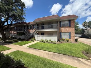 2250 Bering Drive 66, Houston, TX 77057