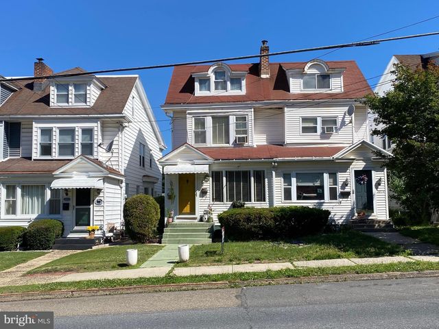 2076 W MARKET ST, Pottsville, PA 17901