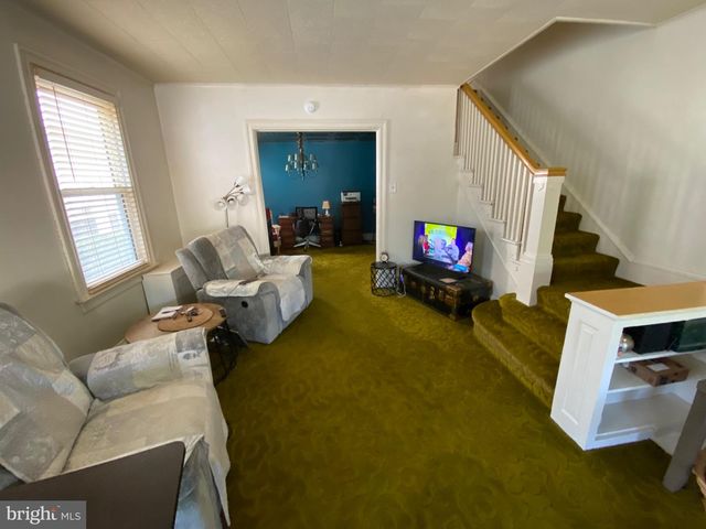 2076 W MARKET ST, Pottsville, PA 17901