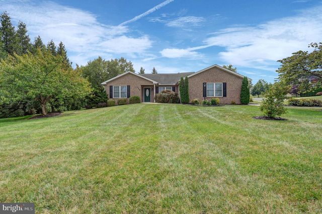468 W WALTER AVE, Greencastle, PA 17225