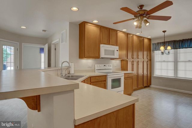 468 W WALTER AVE, Greencastle, PA 17225