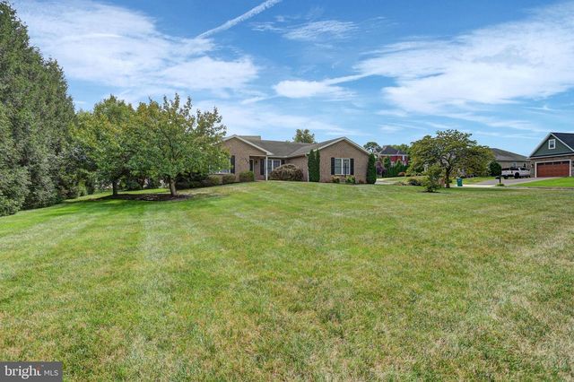 468 W WALTER AVE, Greencastle, PA 17225