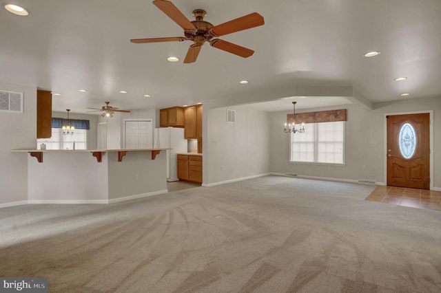 468 W WALTER AVE, Greencastle, PA 17225