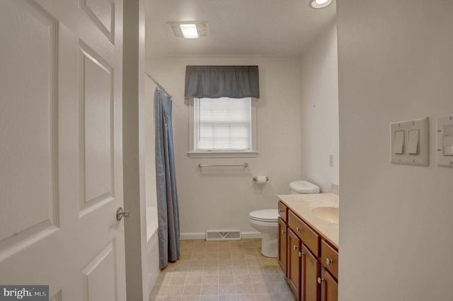 468 W WALTER AVE, Greencastle, PA 17225