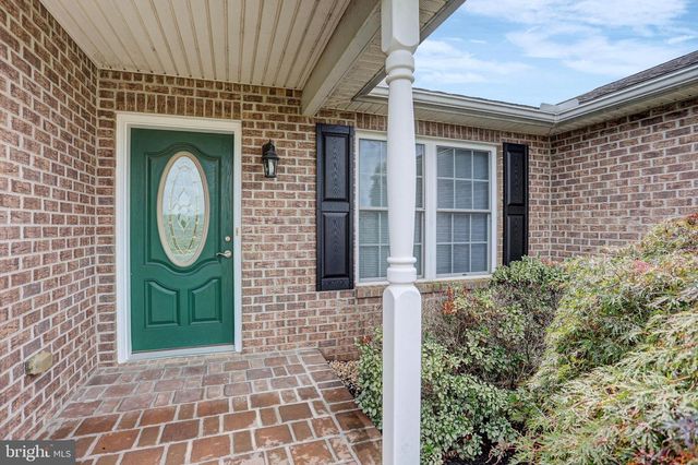 468 W WALTER AVE, Greencastle, PA 17225