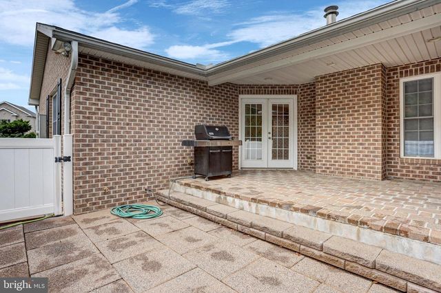 468 W WALTER AVE, Greencastle, PA 17225