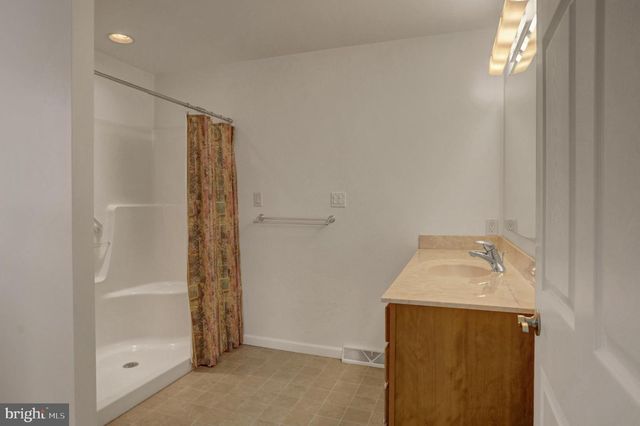 468 W WALTER AVE, Greencastle, PA 17225