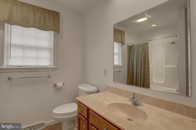 468 W WALTER AVE, Greencastle, PA 17225