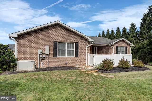 468 W WALTER AVE, Greencastle, PA 17225