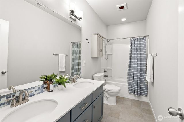 2417 NE Redford Street, Poulsbo, WA 98370