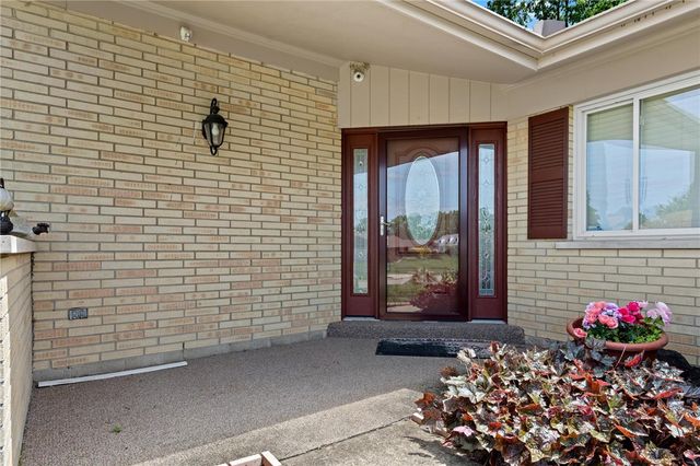 330 Winding Ridge Drive, Harrison Twp, OH 45415