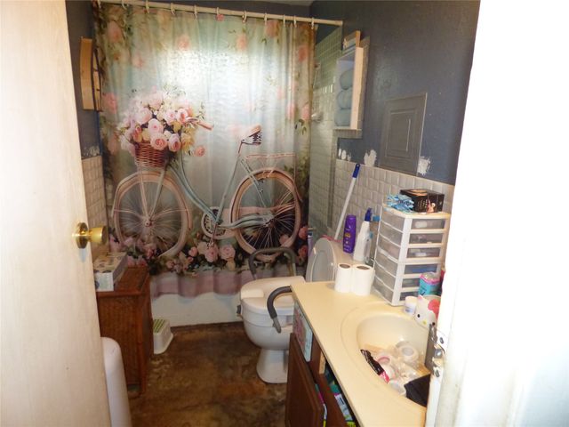 511 W Pecan Street, Aubrey, TX 76227