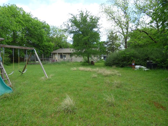 511 W Pecan Street, Aubrey, TX 76227