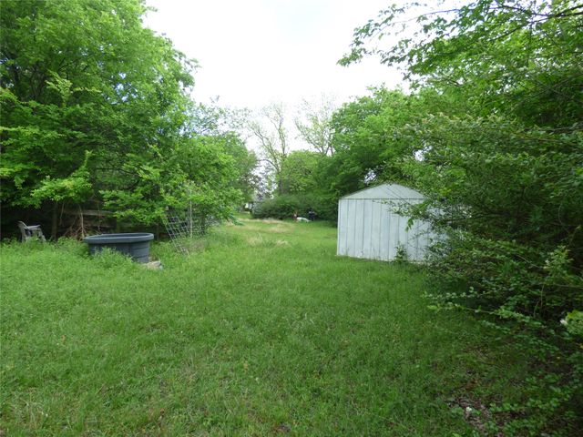 511 W Pecan Street, Aubrey, TX 76227