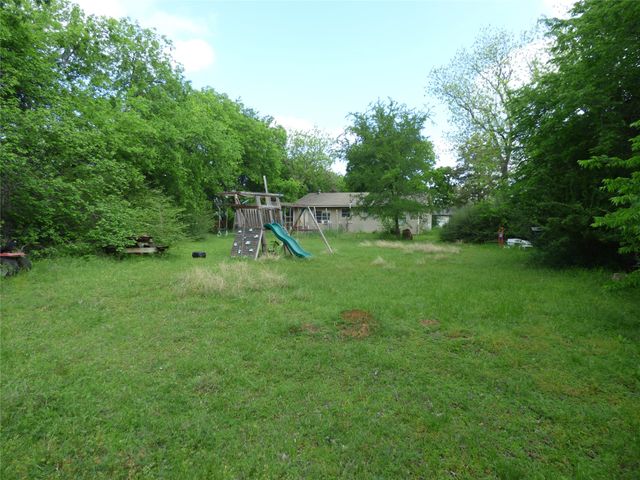 511 W Pecan Street, Aubrey, TX 76227