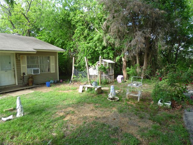 511 W Pecan Street, Aubrey, TX 76227