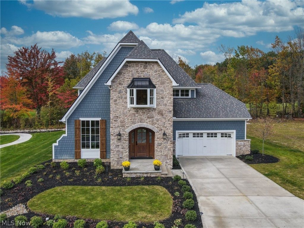 601 Trentstone Circle, Aurora, OH 44202