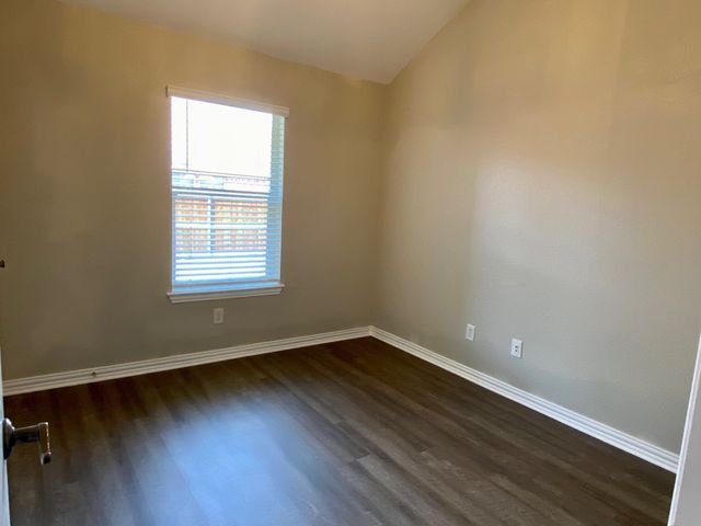 1813 Glen Aerie Lane, Corinth, TX 76210