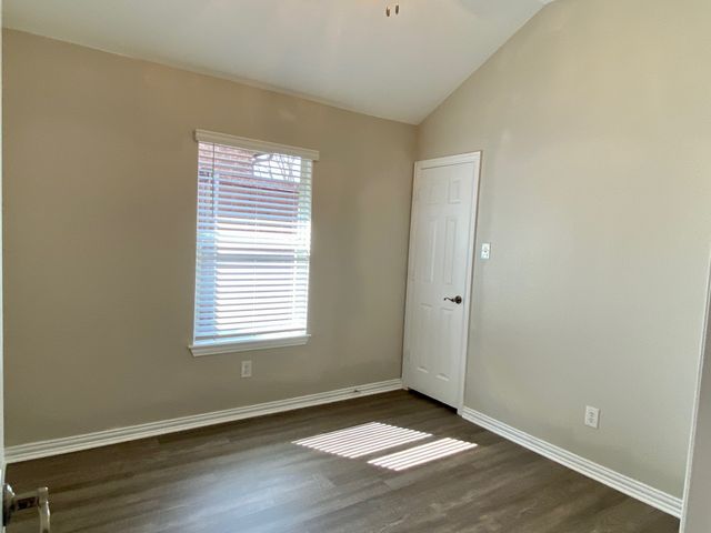 1813 Glen Aerie Lane, Corinth, TX 76210