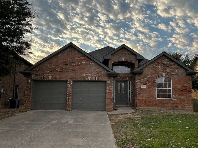 1813 Glen Aerie Lane, Corinth, TX 76210
