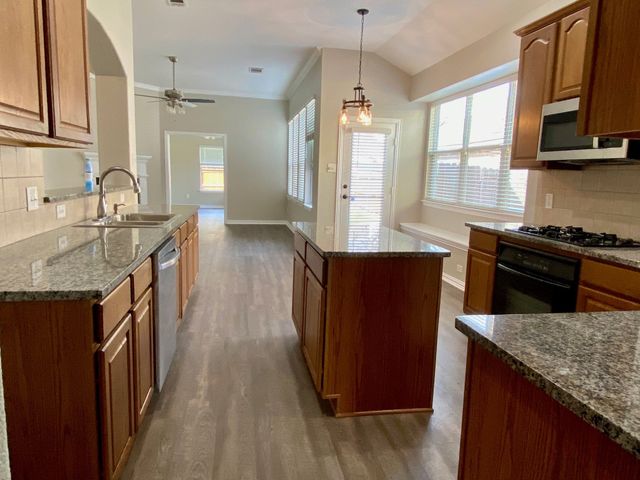 1813 Glen Aerie Lane, Corinth, TX 76210