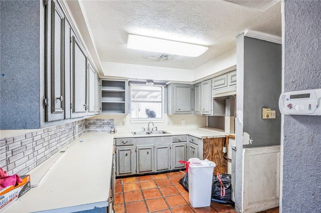 4001 Cork Dr, Corpus Christi, TX 78413